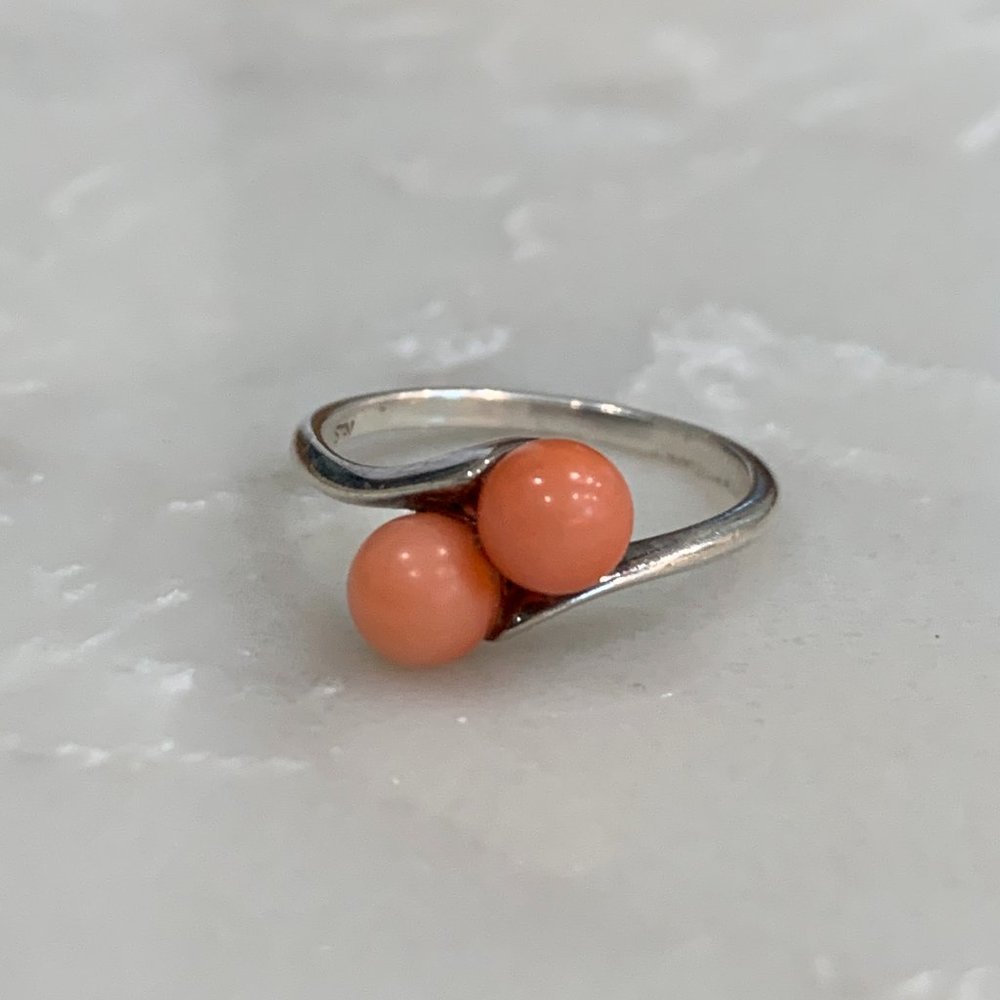 Vintage Solid Sterling Ring with 2 Pale Pink/Peach Stones: a Mod Classic Size 6